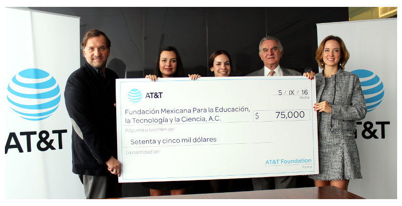 AT&T Foundation y FUNED hace el sueño realidad de una mexicana