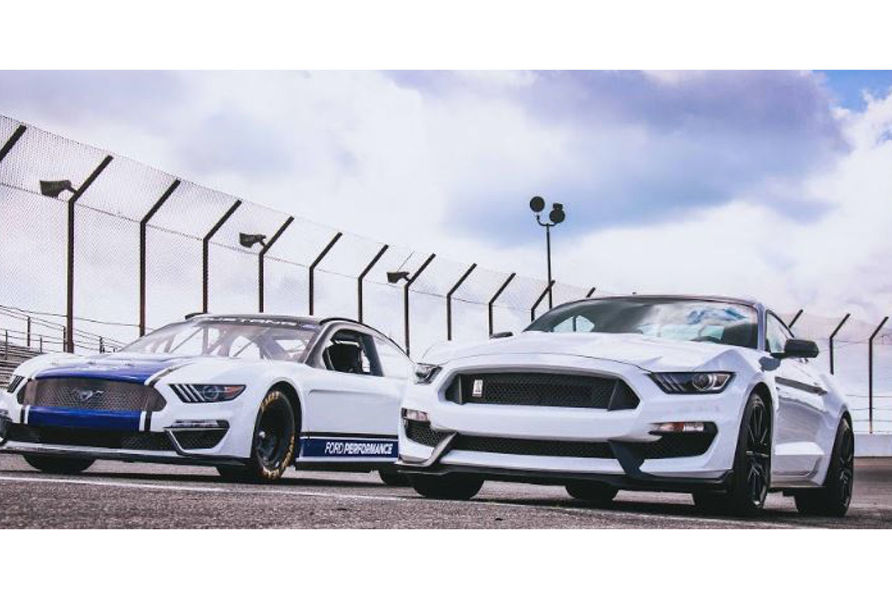 Ford presentó el nuevo Mustang que competirá en Monster Energy NASCAR Cup Series 2019