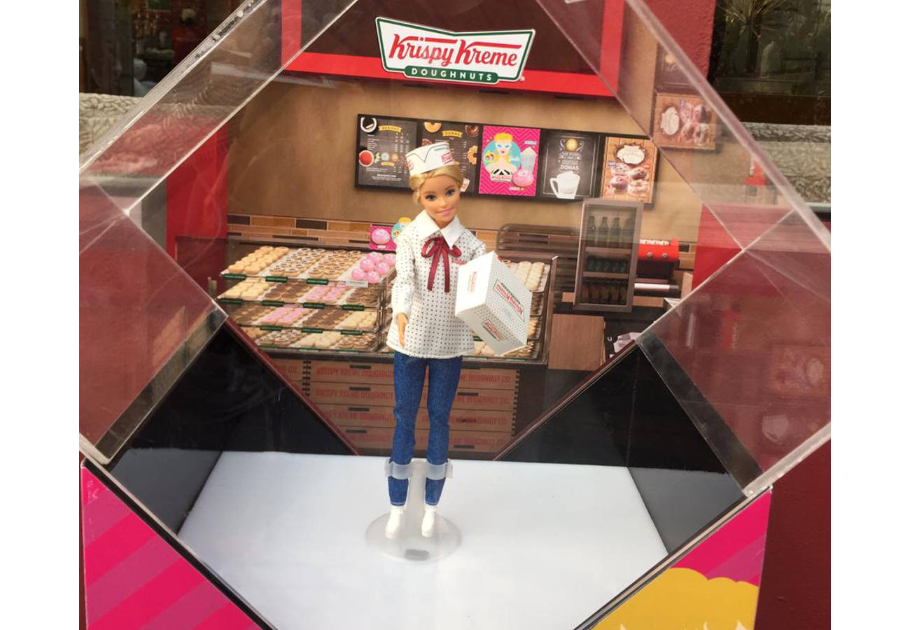 Krispy Kreme organizó fiesta para festejar el cumpleaños 60 de Barbie…