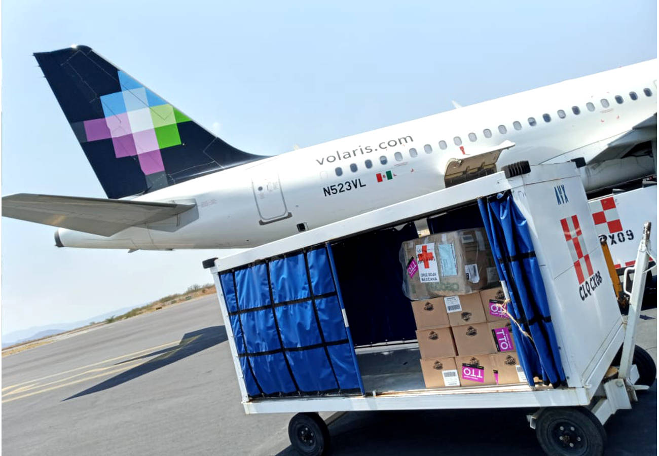 Volaris continúa con el traslado de material sanitario de la Cruz Roja Mexicana