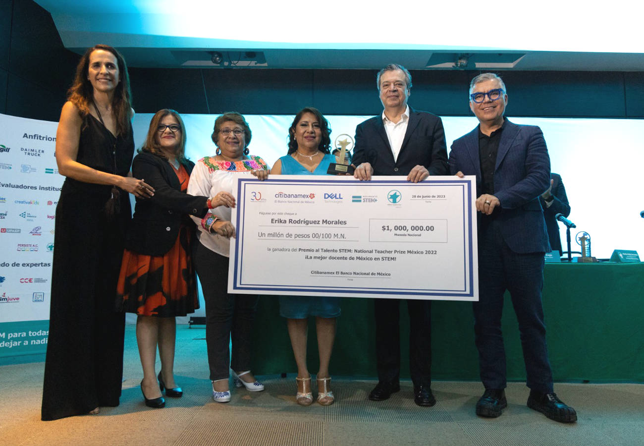 Citibanamex otorga 1 millón de pesos durante el Premio al Talento STEM+