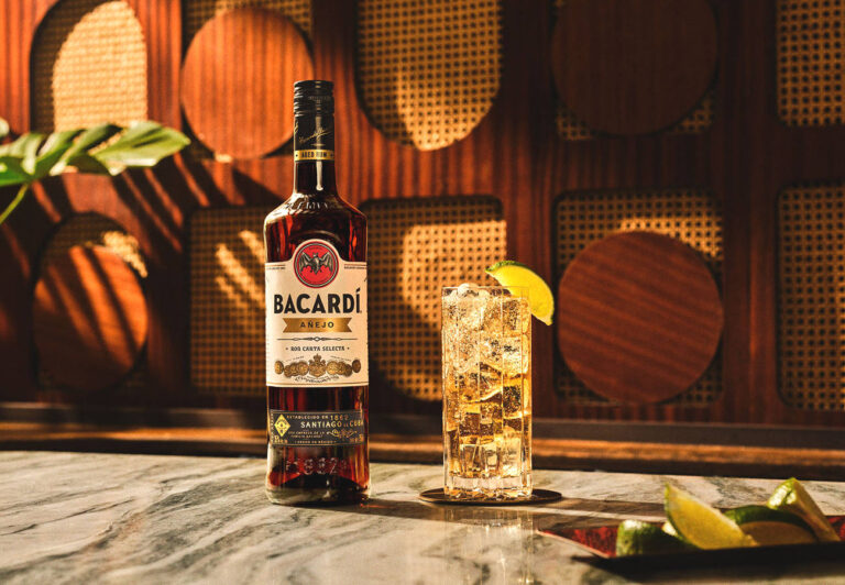 Bacardí Añejo, un ron premium oscuro con tradición y legado