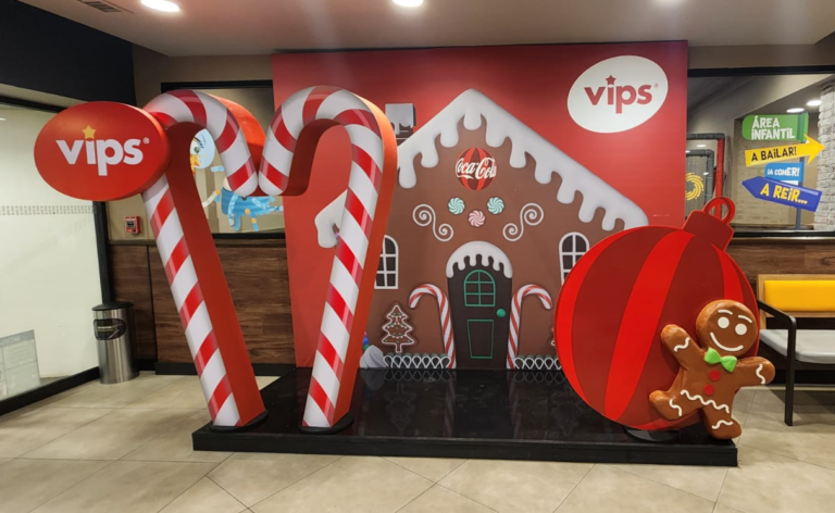 VIPS presenta su Menú Especial para Navidad y por primera vez su Villa Navideña