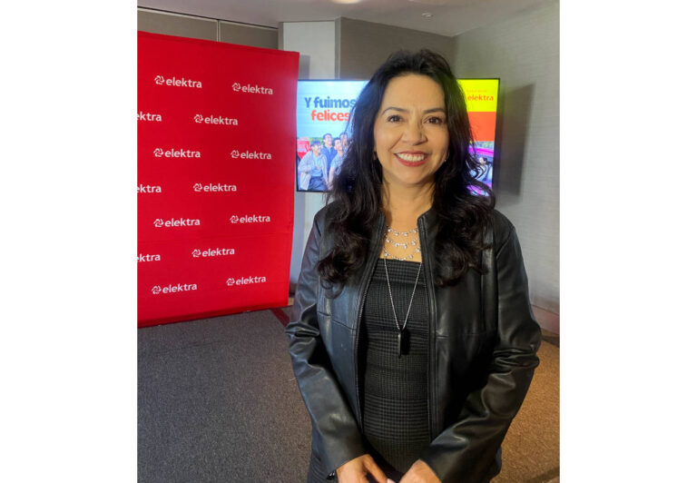 Elektra presenta la campaña “Y Fuimos Felices”
