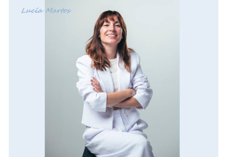 Lucía Martos, líder en desarrollo artístico y mente maestra detrás de artistas famosos