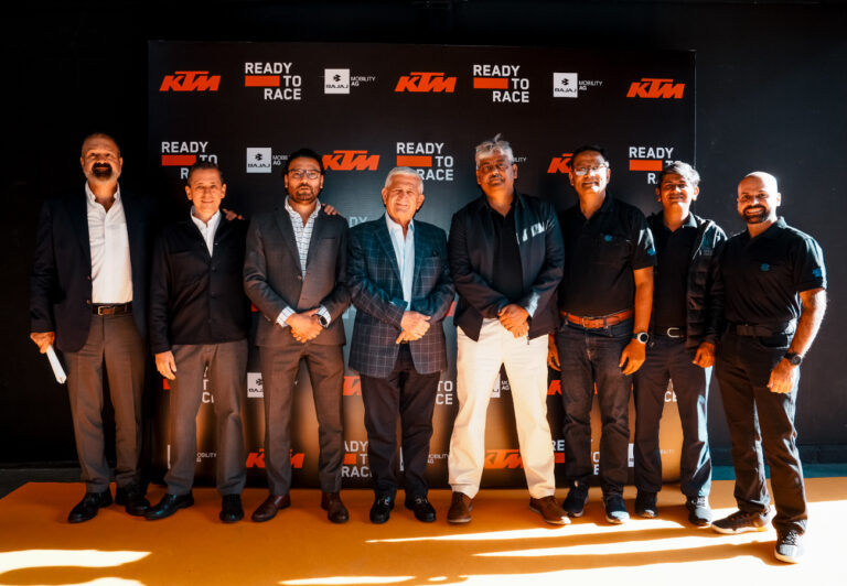 Bajaj anuncia alianza estratégica entre KTM y Grupo Surman en México