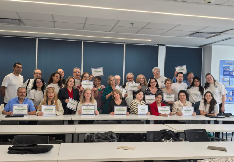 Kavak impulsa la inclusión digital con talleres de Inteligencia Artificial