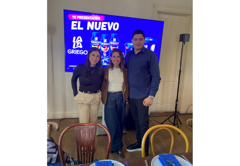 Yogurt Griego de Lala presenta nuevo portafolio y nueva imagen